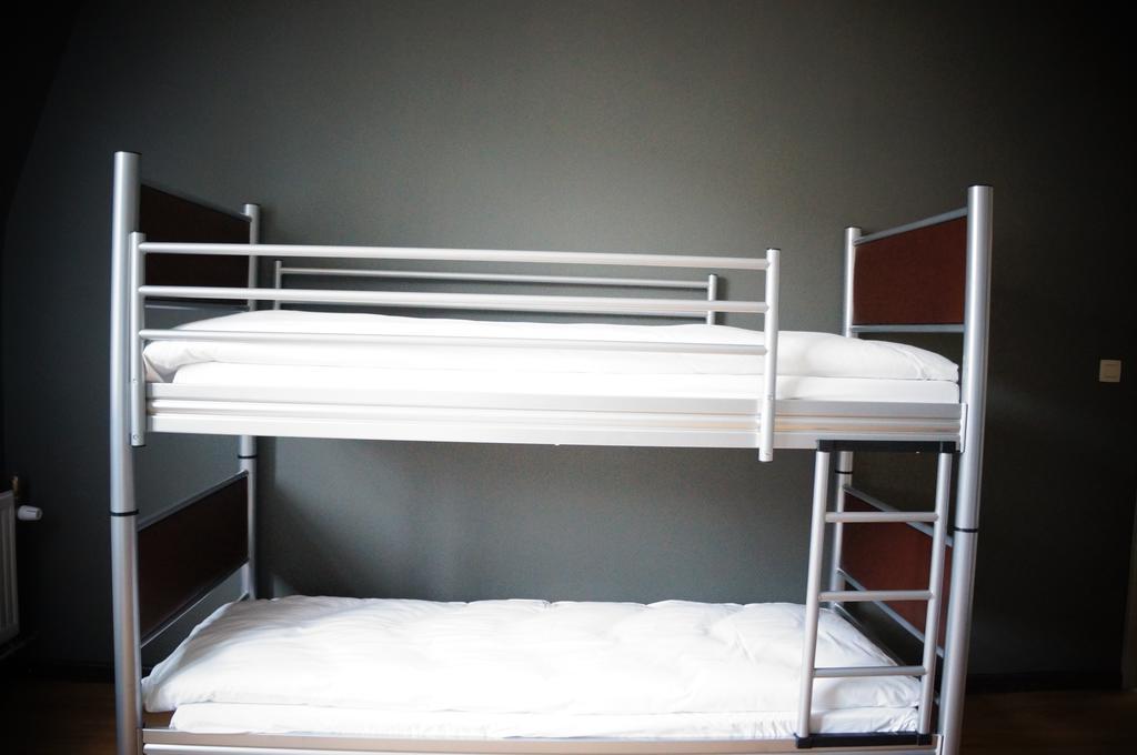 Es Hostel Saint-Gilles Δωμάτιο φωτογραφία