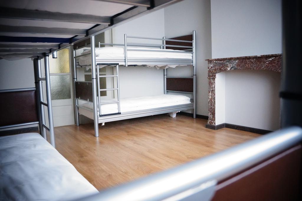 Es Hostel Saint-Gilles Δωμάτιο φωτογραφία