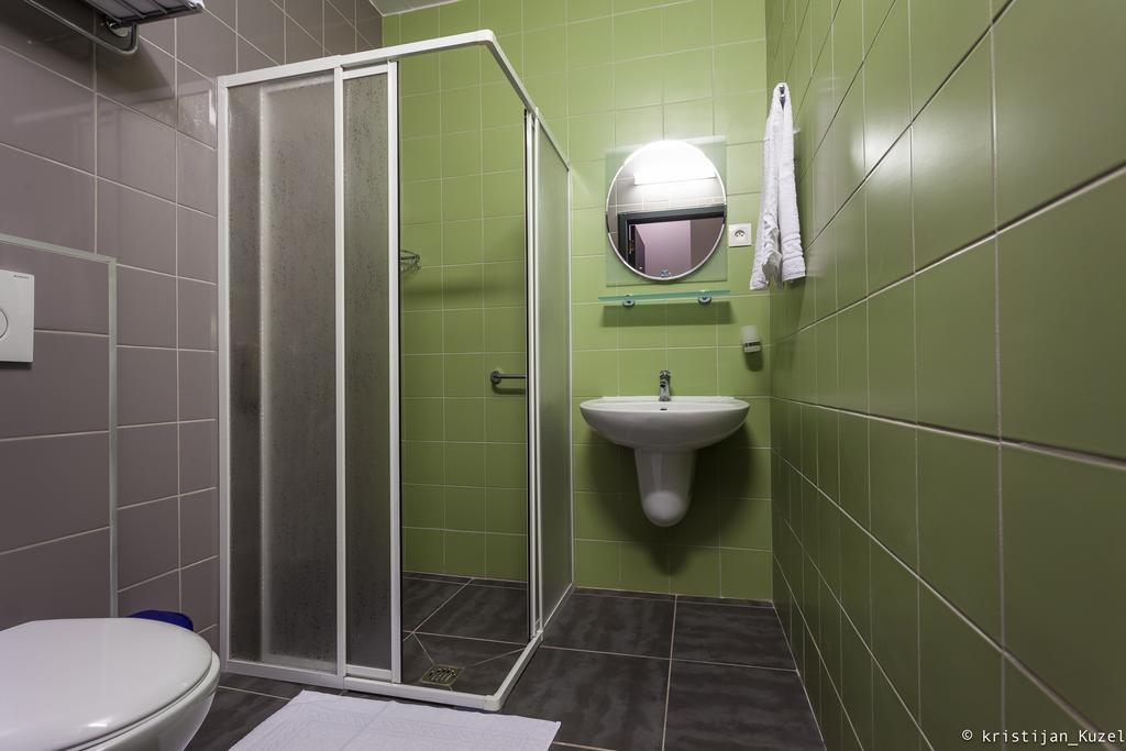Es Hostel Saint-Gilles Εξωτερικό φωτογραφία