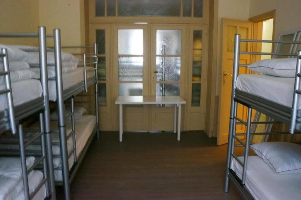 Es Hostel Saint-Gilles Εξωτερικό φωτογραφία